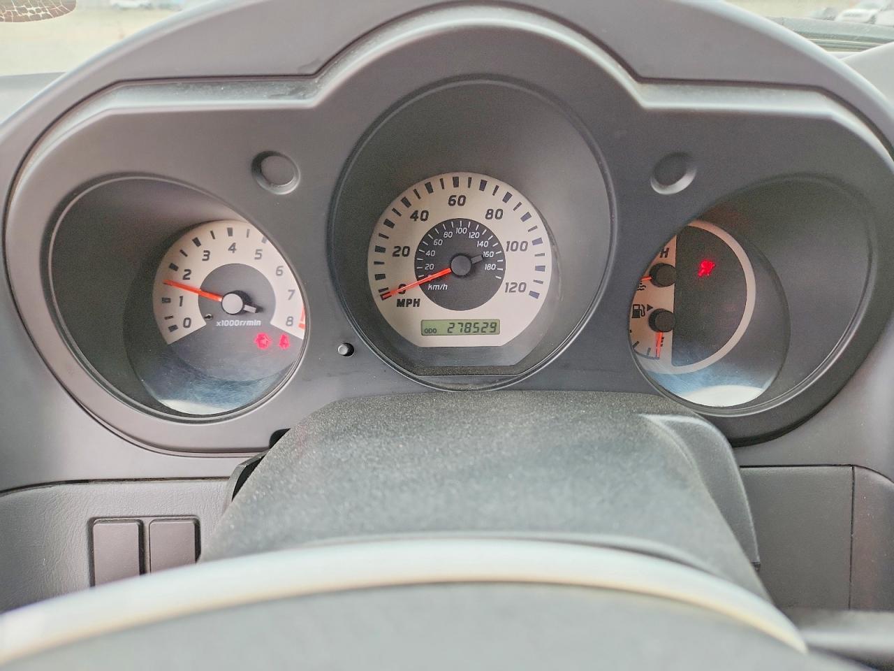 2004 Nissan Frontier Standard