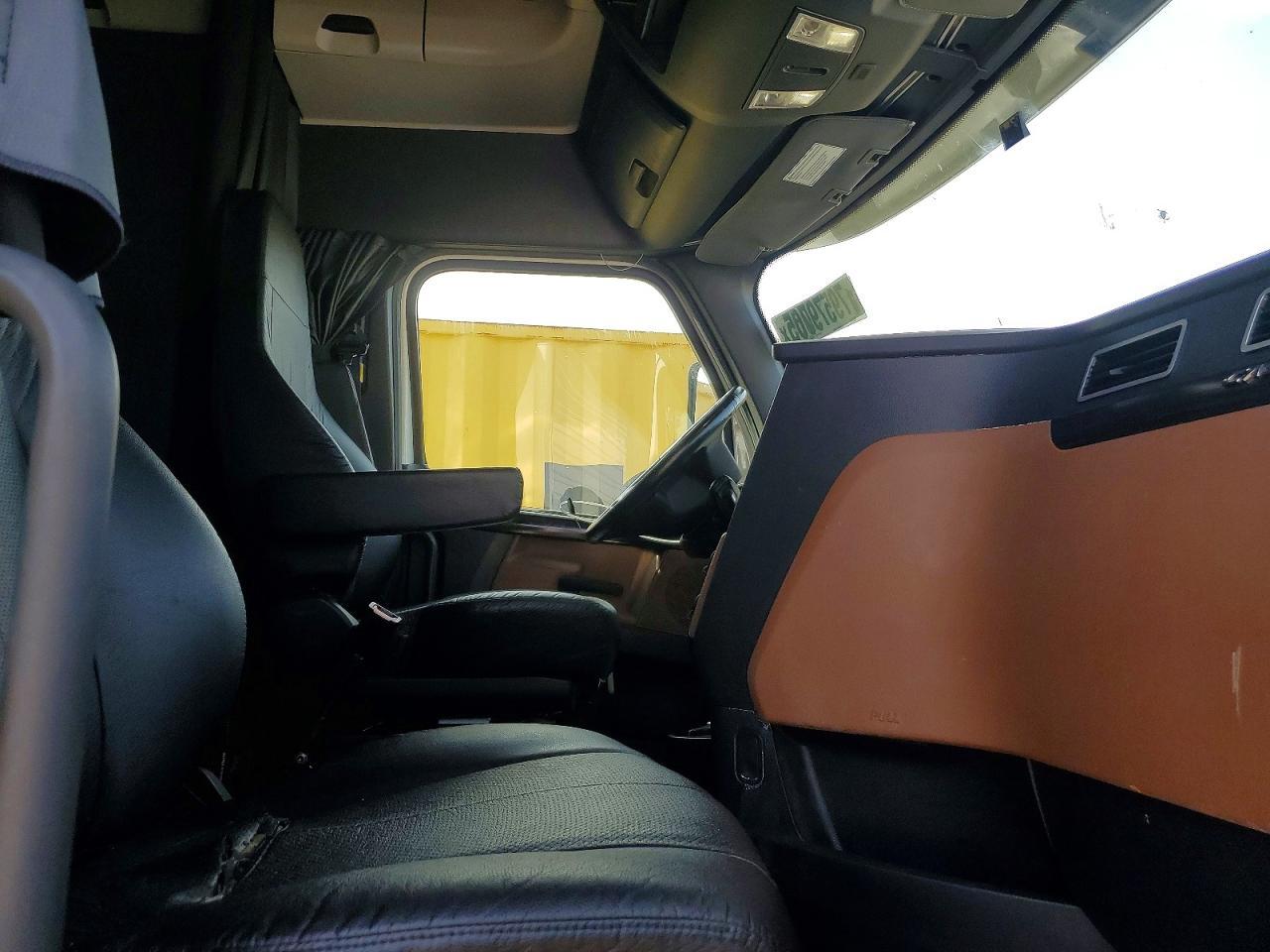 2022 Freigliner 2019 Freightliner Cascadia 126 Semi Truck