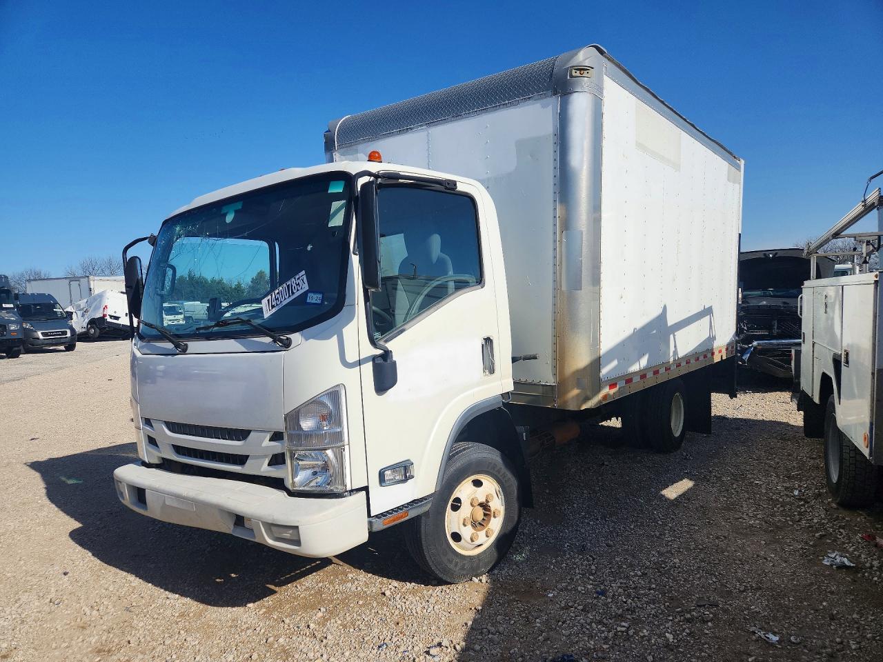 2019 Isuzu NPR BOX Truck