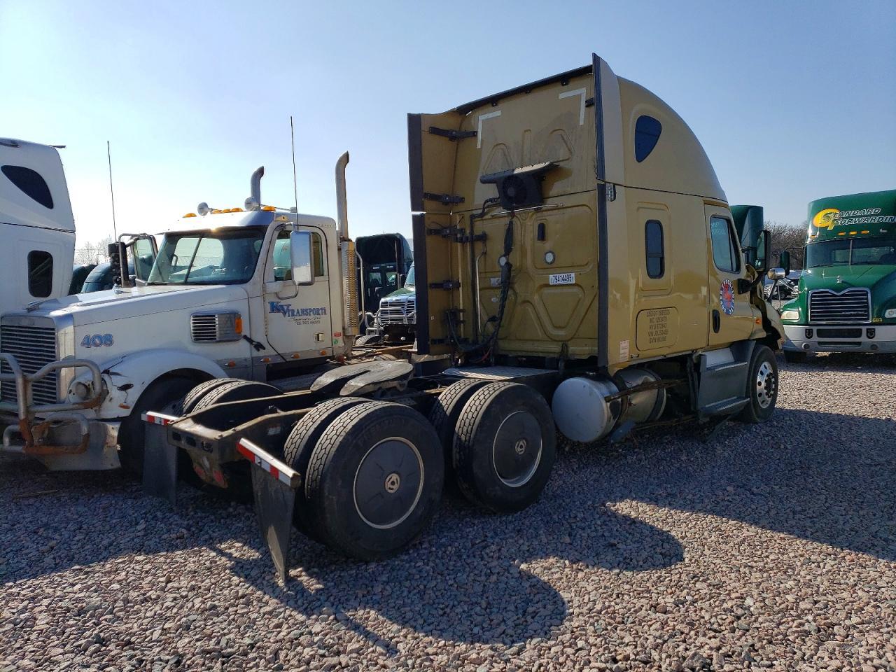 2018 Freigliner 2018 Freightliner Cascaia 113 Semi Truck