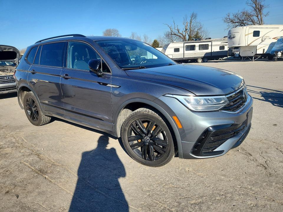 2022 Volkswagen Tiguan se R-line Black