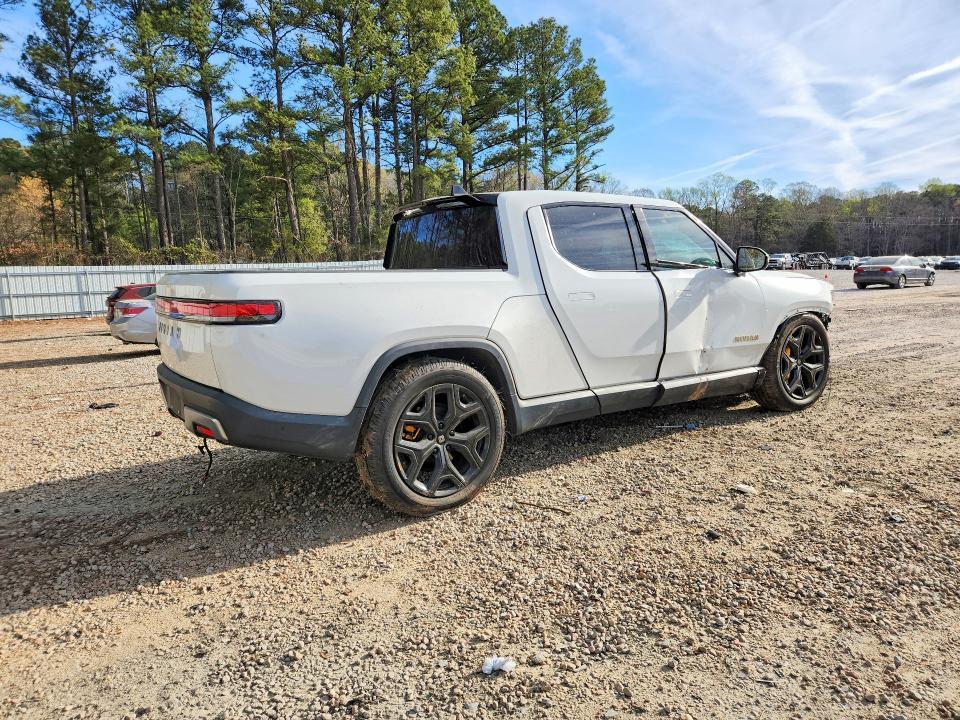 2022 Rivian R1T Adventure