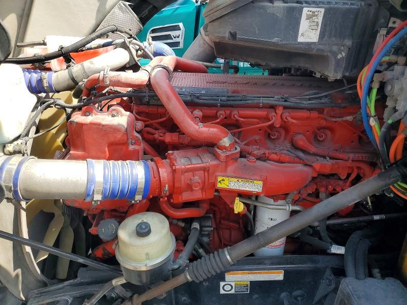 2017 Peterbilt 579 Semi Truck