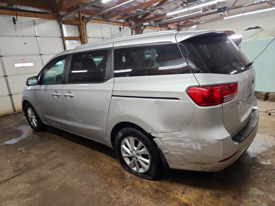 2017 KIA Sedona lx