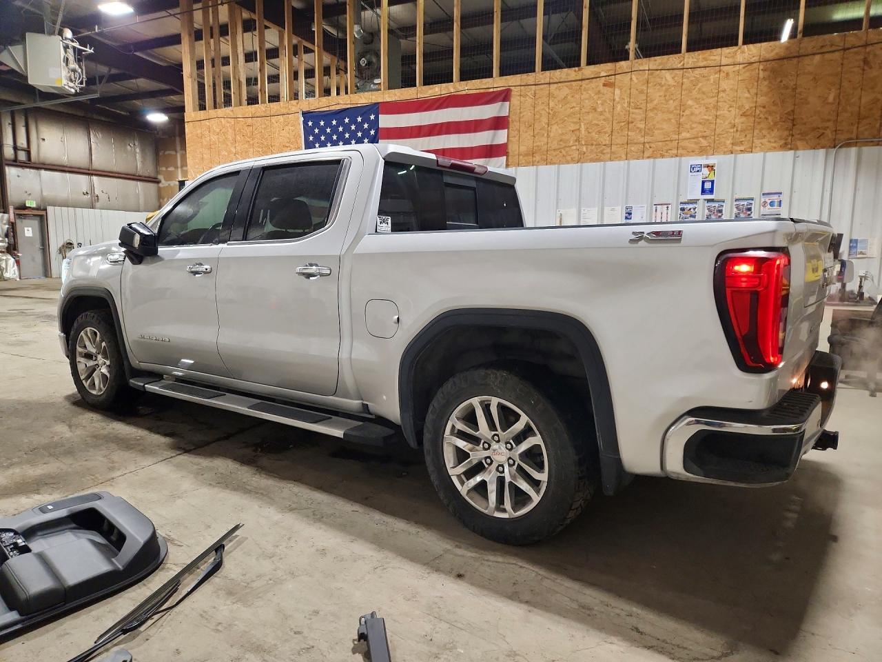 2020 GMC Sierra K1500 SLT