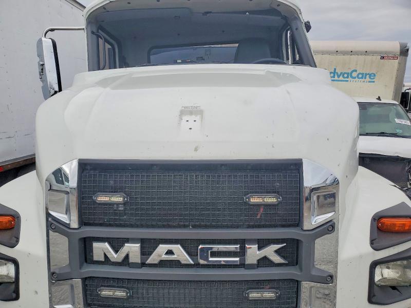 2025 Mack MD Flatbed Truck