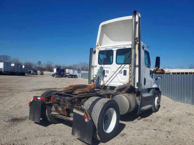 2016 Freightliner Cascadia 125 Semi Truck