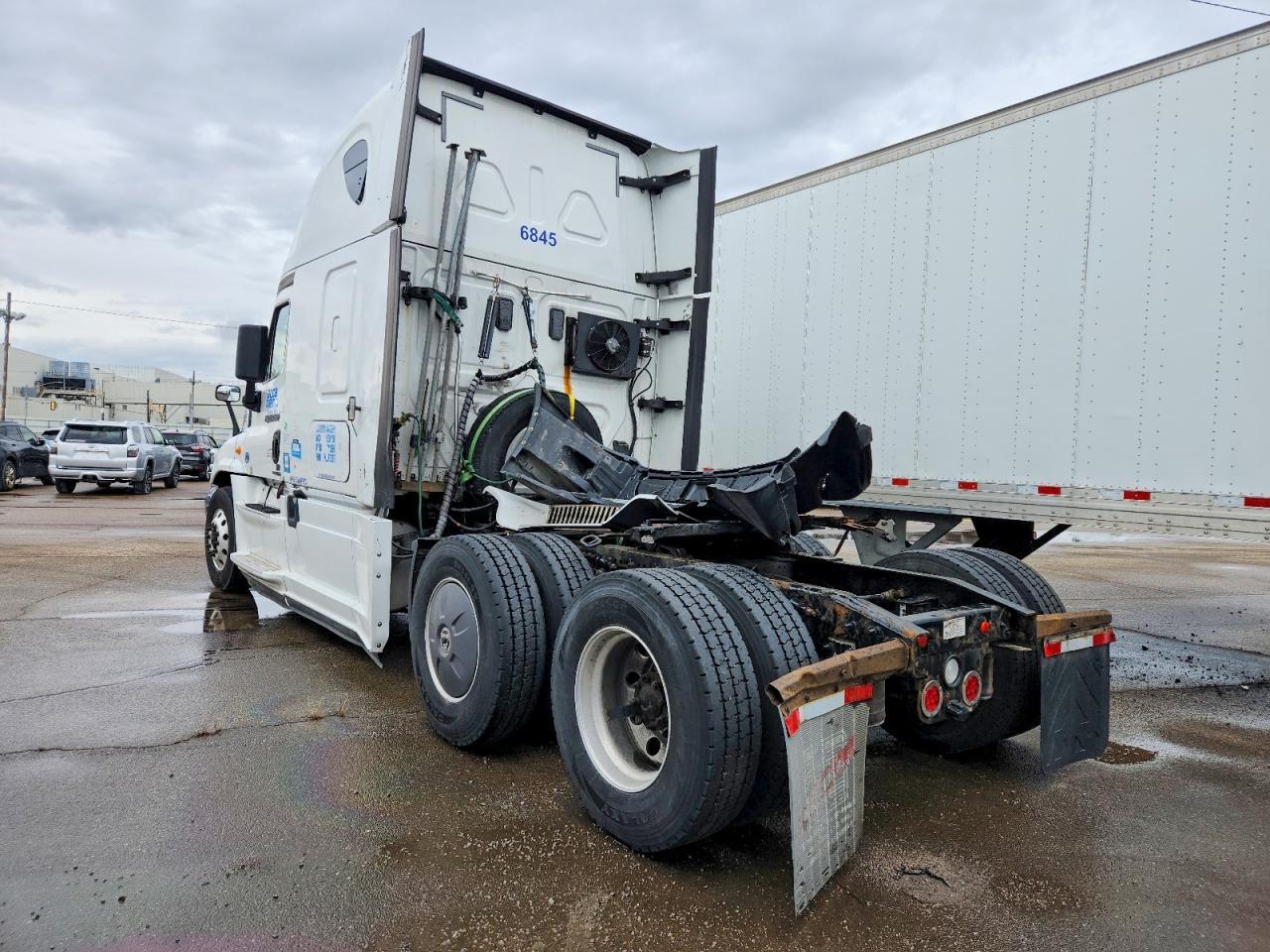 2017 Freigliner 2017 Freightliner Cascadia 125 Semi Truck