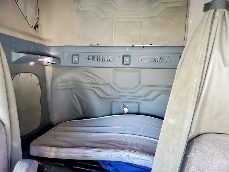 2013 Freightliner Cascadia Semi Truck