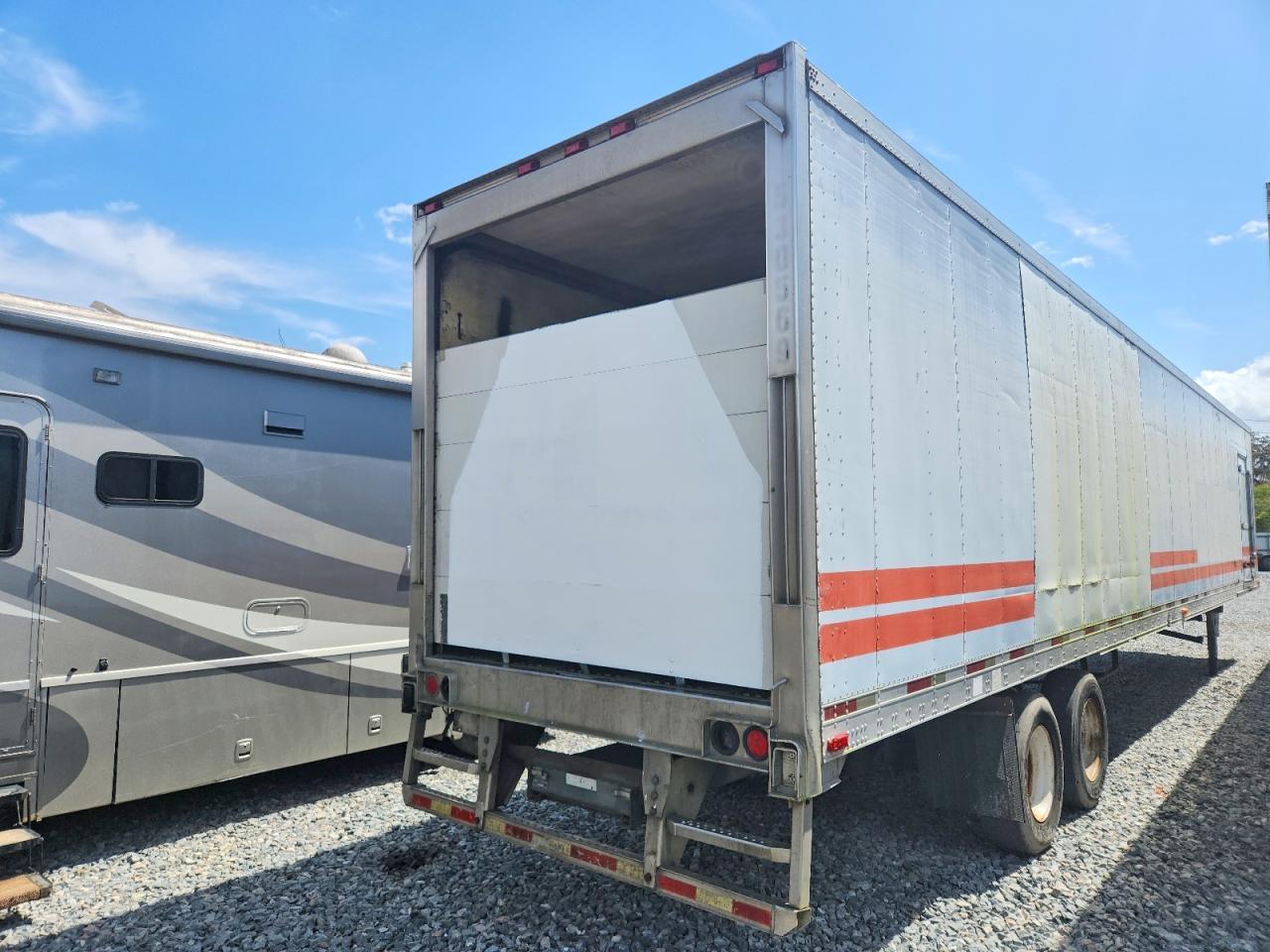 2007 Utility 2005 Utility VS2RA Refrigerated Van Trailer