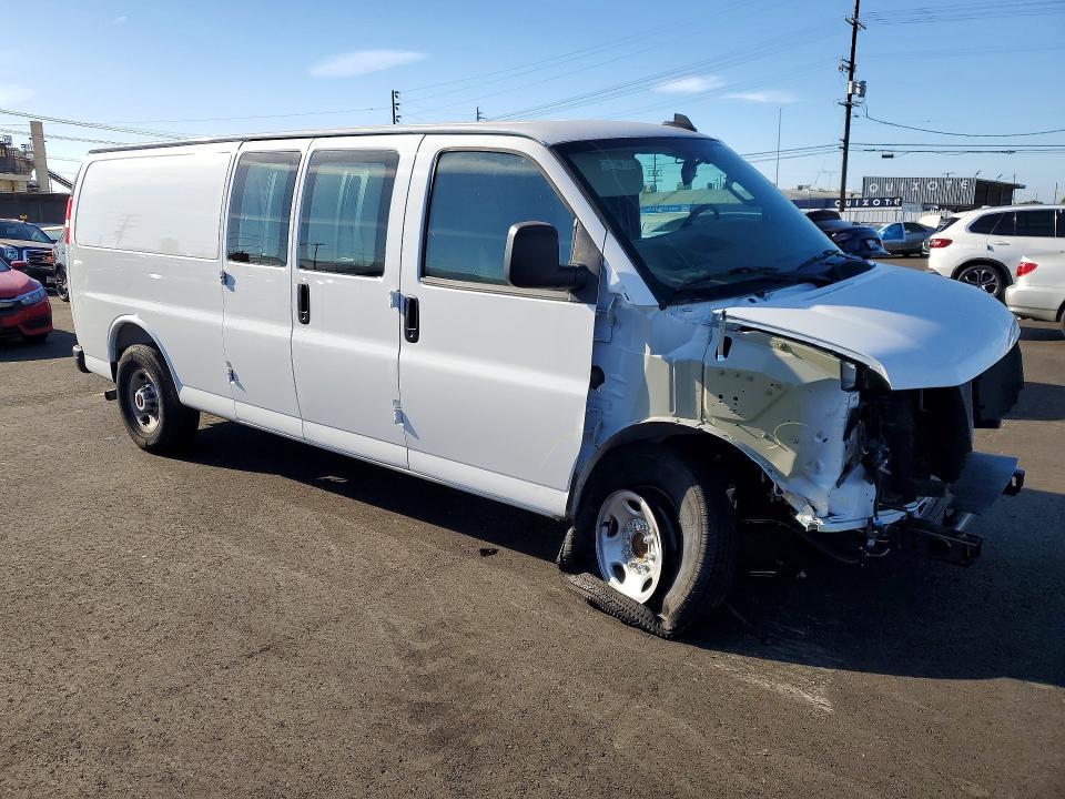 2025 GMC Savana G3500 Delivery van