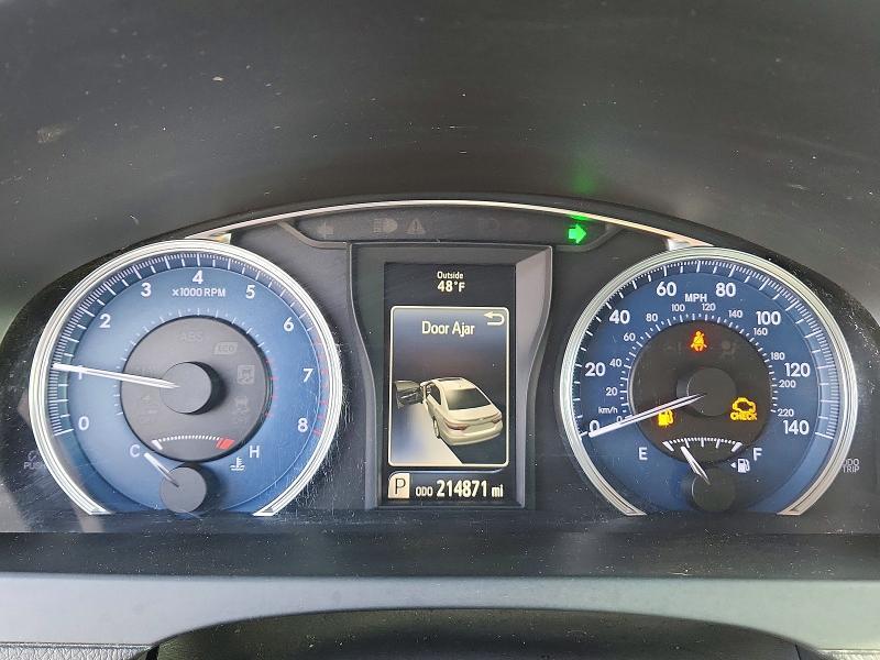 2016 Toyota Camry le