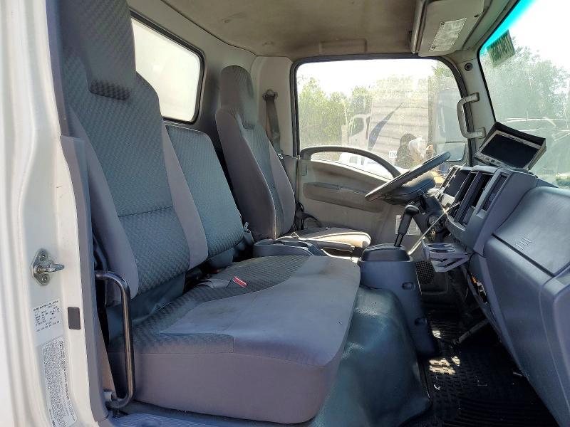 2015 Isuzu NRR Delivery Truck