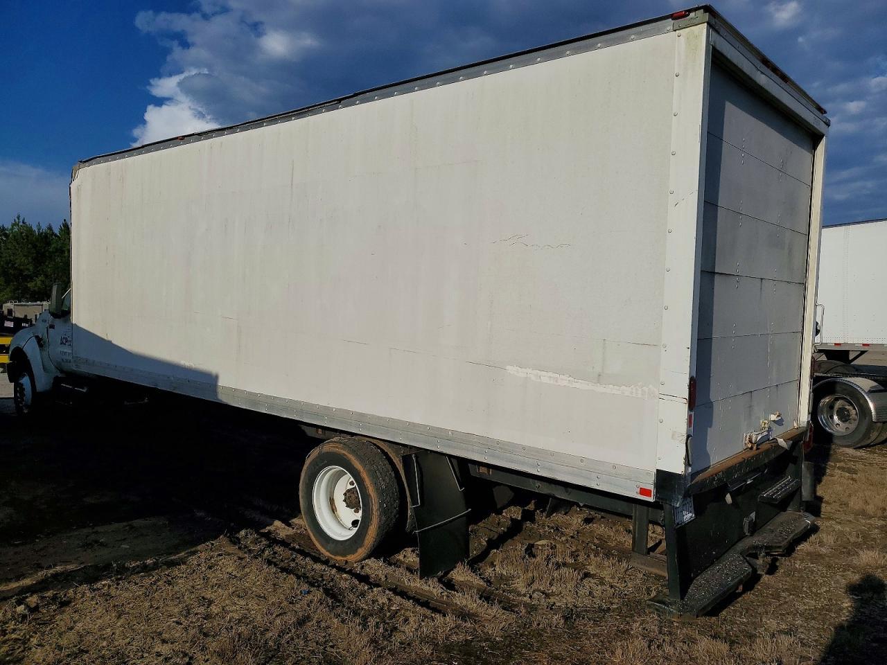 2015 Ford F750 Super Duty BOX Truck