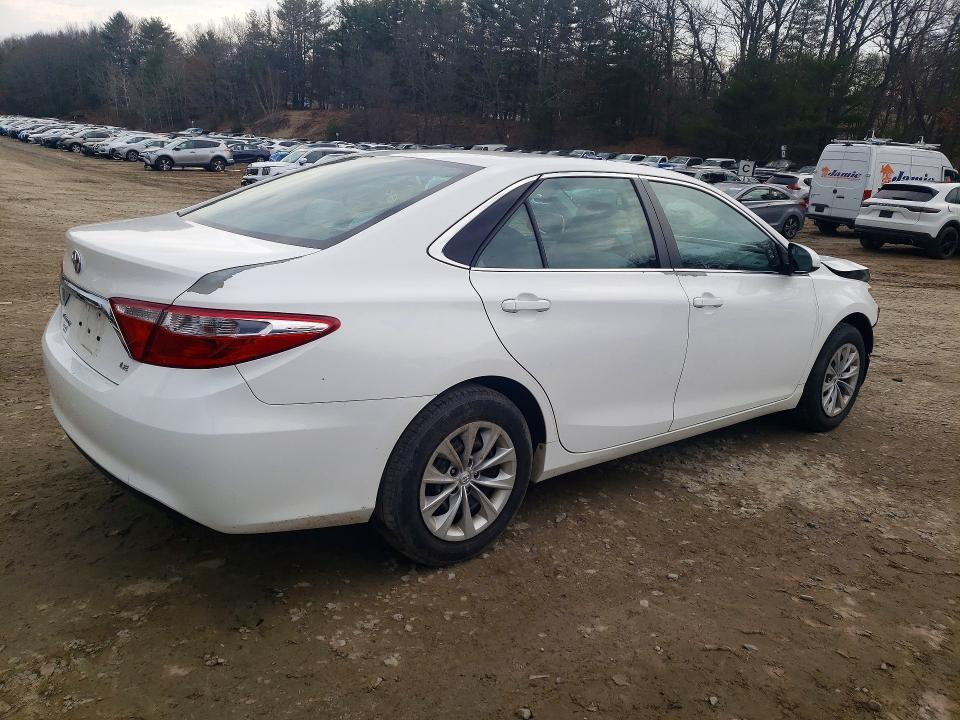 2016 Toyota Camry le