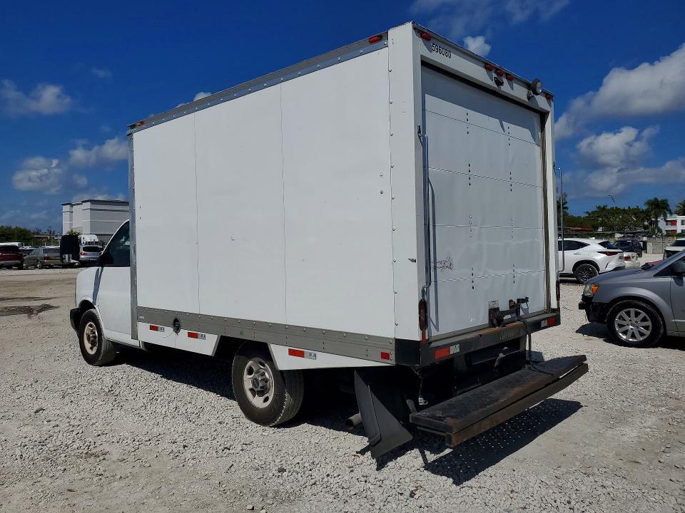 2022 GMC Savana Cutaway G3500