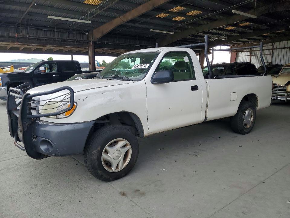 2004 Toyota Tundra Base