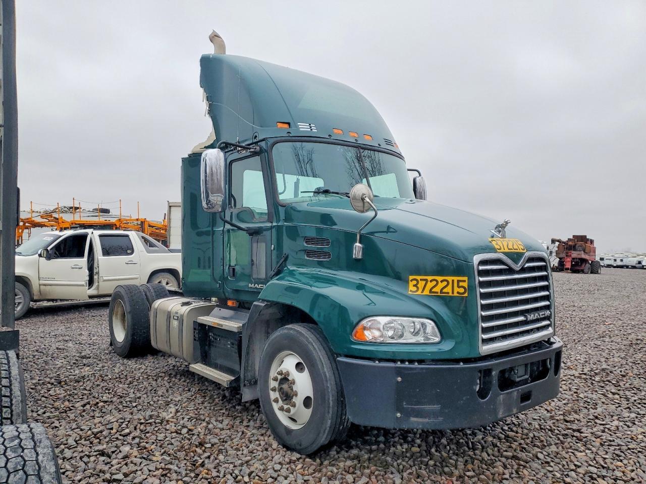 2018 Mack CXU613 Semi Truck