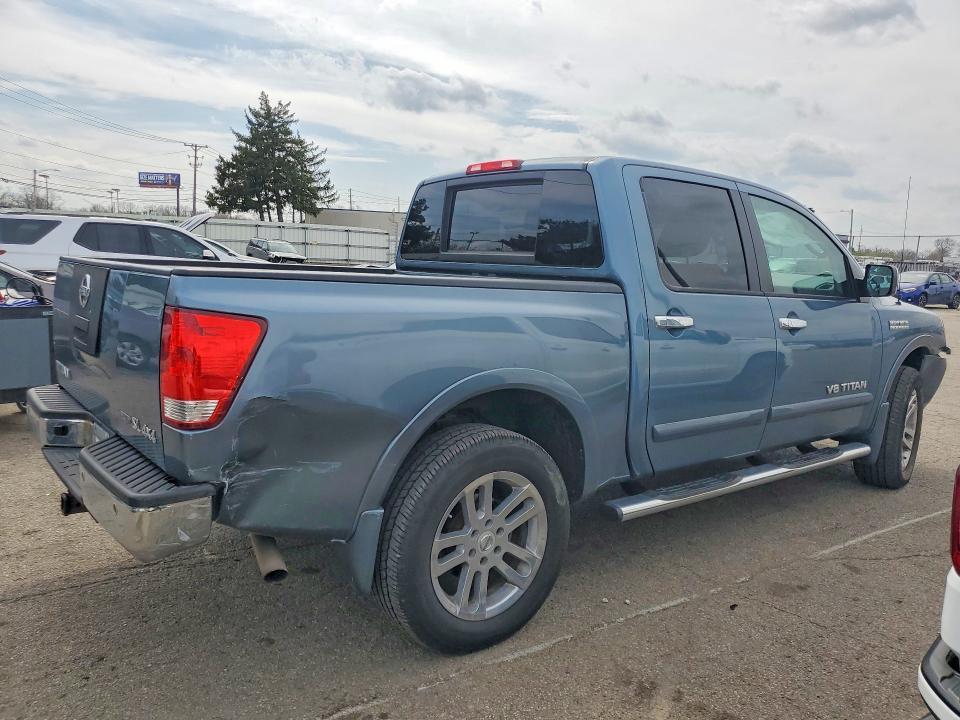 2011 Nissan Titan SV