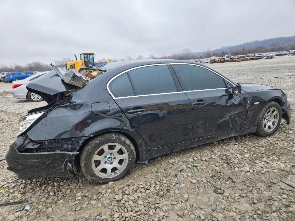 2004 BMW 525i