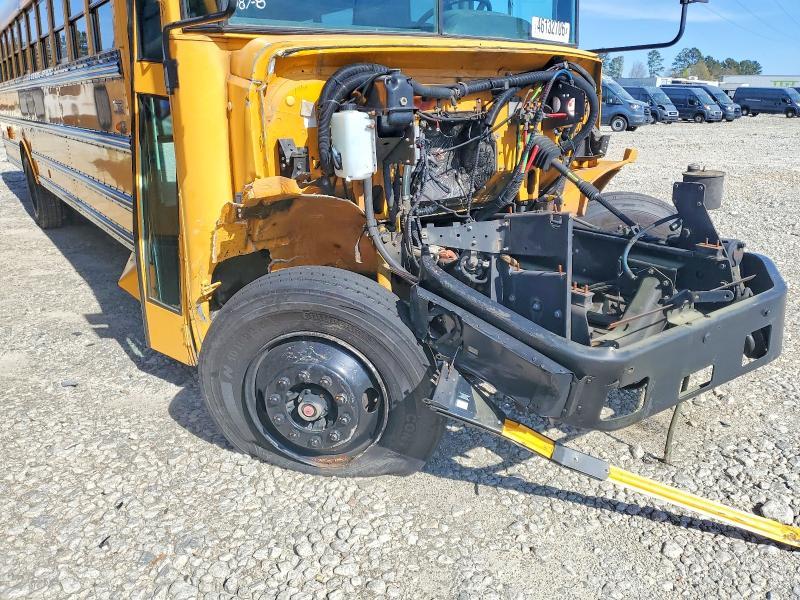 2000 Freightliner Chassis FS65