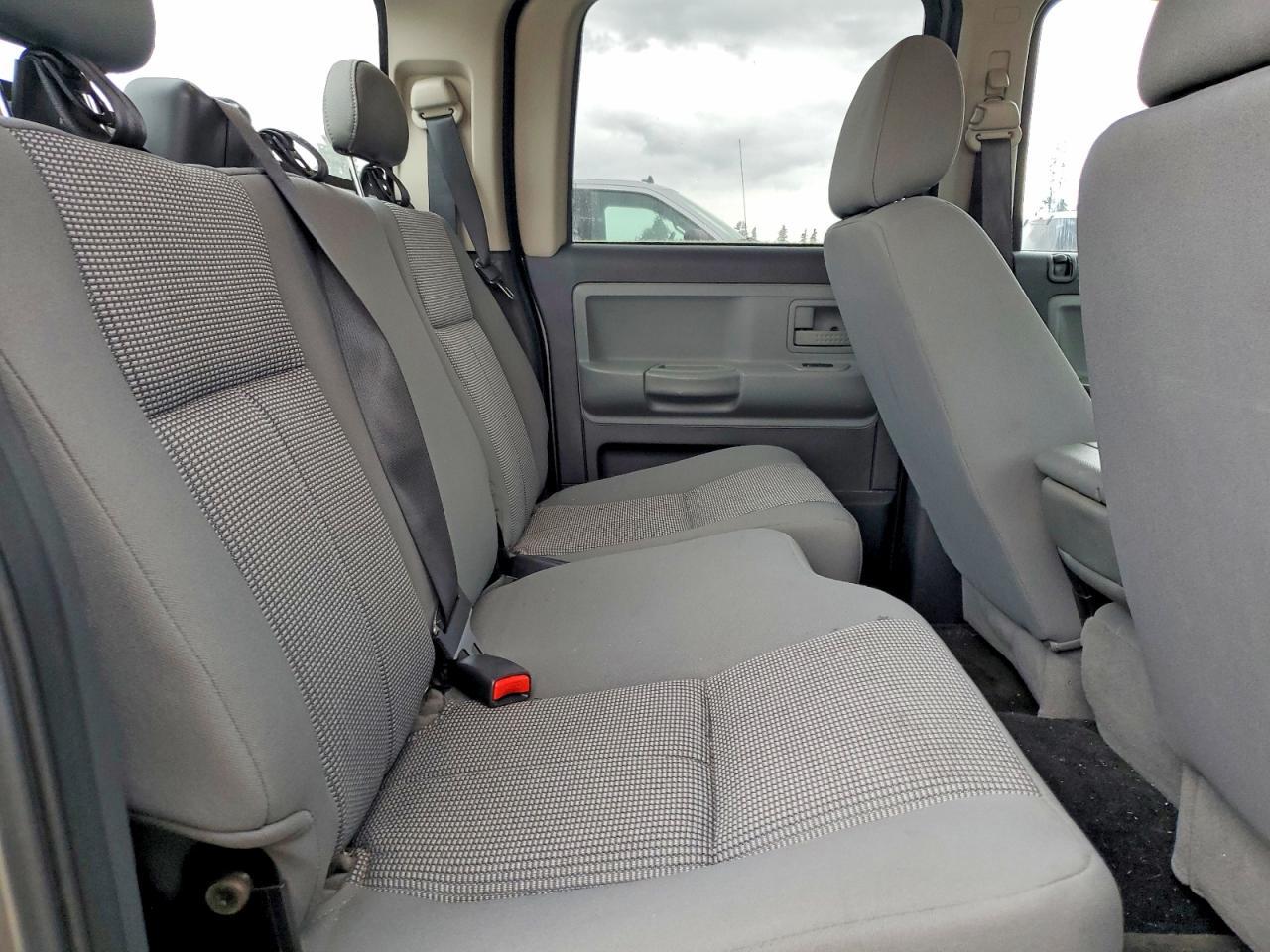 2011 Dodge Dakota SLT