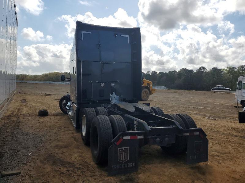 2015 Kenworth T680 Semi Truck