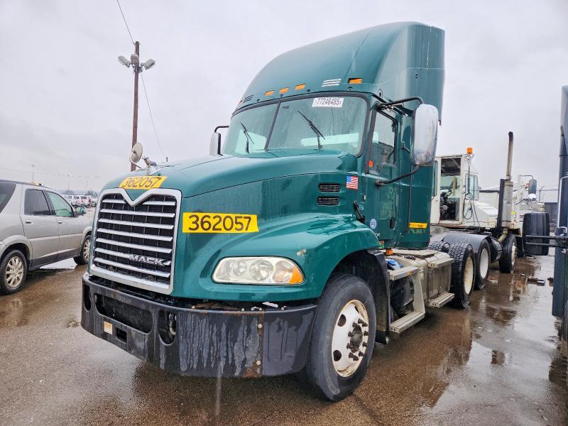 2017 Mack CX612 Semi Truck