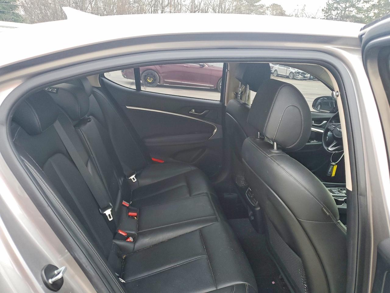 2023 Genesis G70 Base
