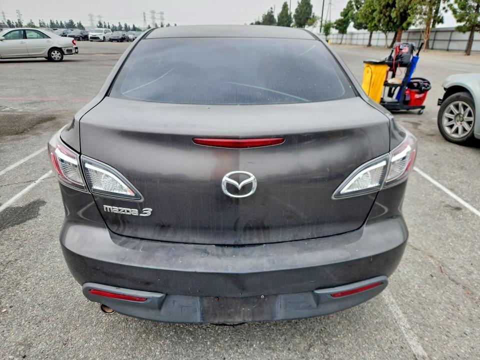 2011 Mazda 3 I