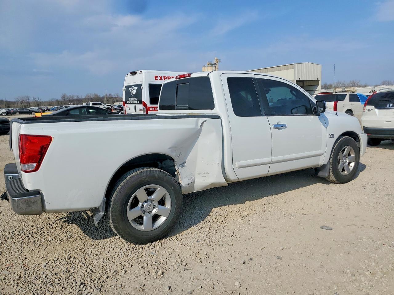 2004 Nissan Titan XE