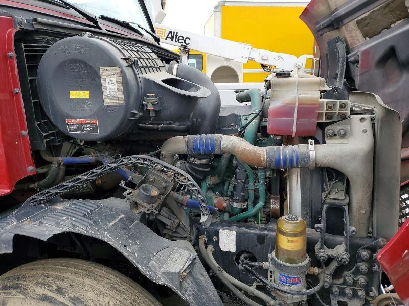 2013 Volv O vnl Semi Truck