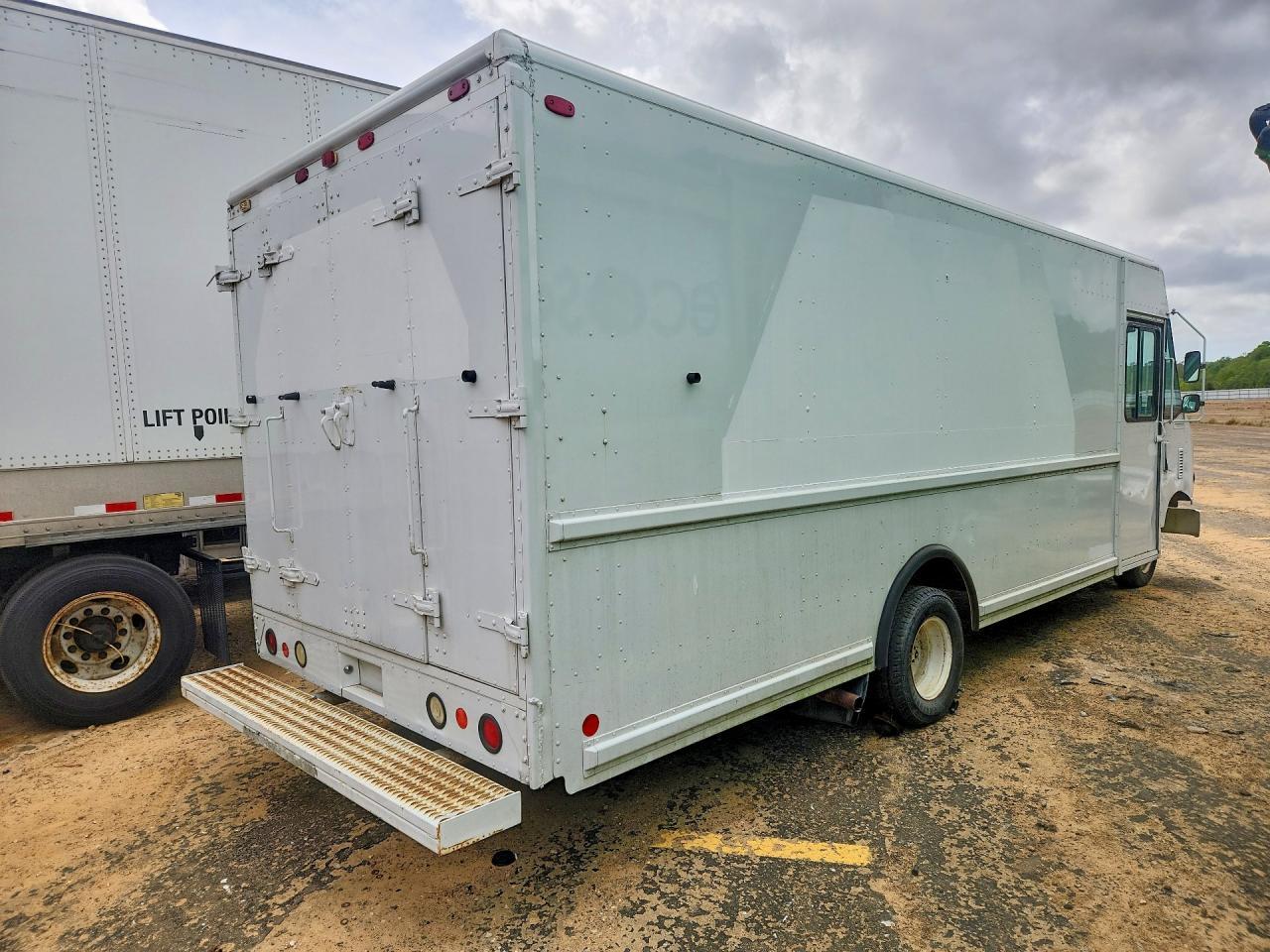 2004 Ford E450 Delivery Truck