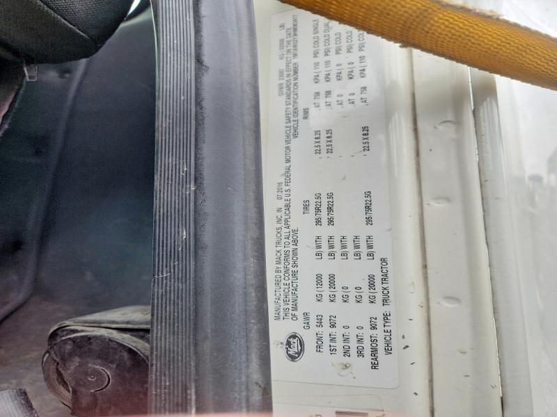 2017 Mack CXU613 Semi Truck