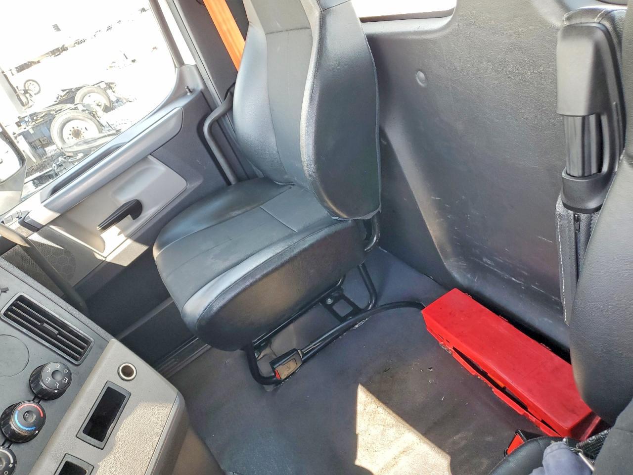 2021 Freigliner 2021 Freightliner Cascadia 1