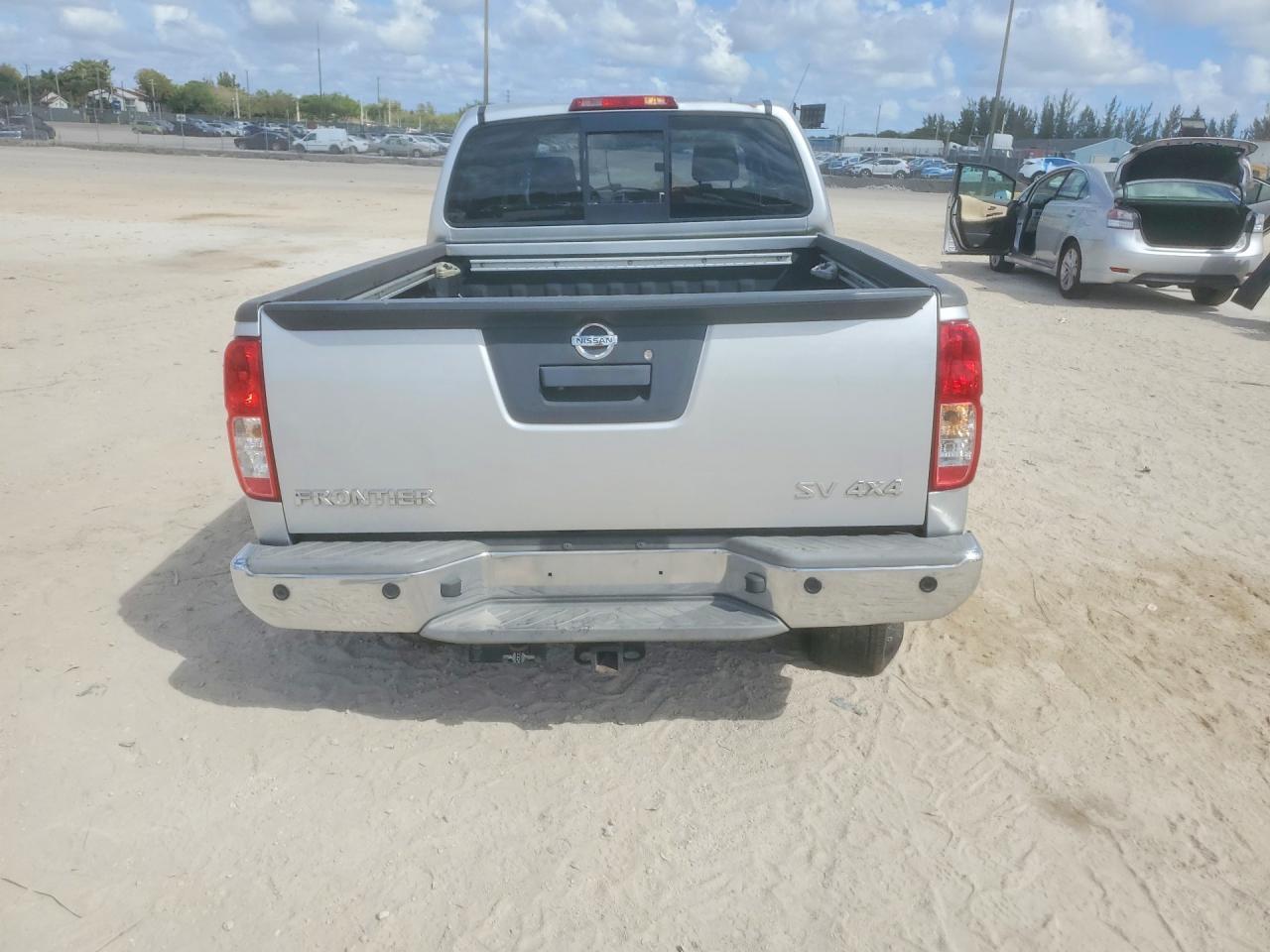 2015 Nissan Frontier SV