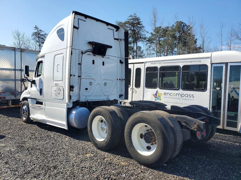 2018 Freigliner 2018 Freightliner Cascadia 125 Semi Truck