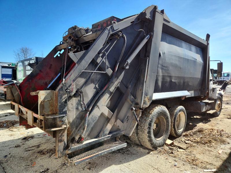 2005 International 7400-Truck Cab AND Chassis