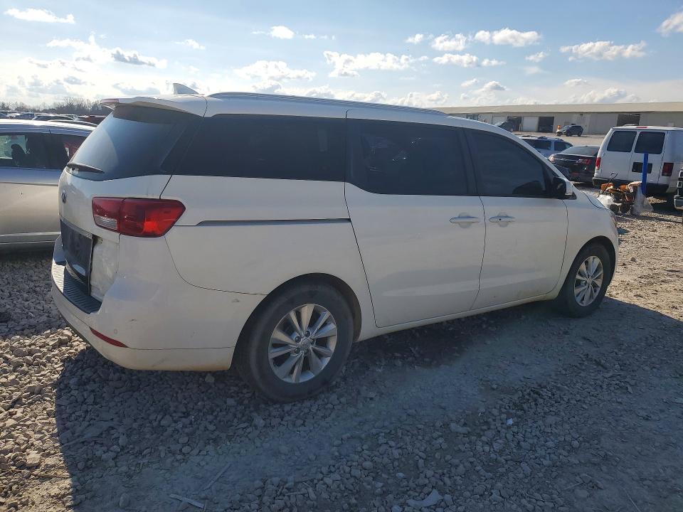 2017 KIA Sedona lx