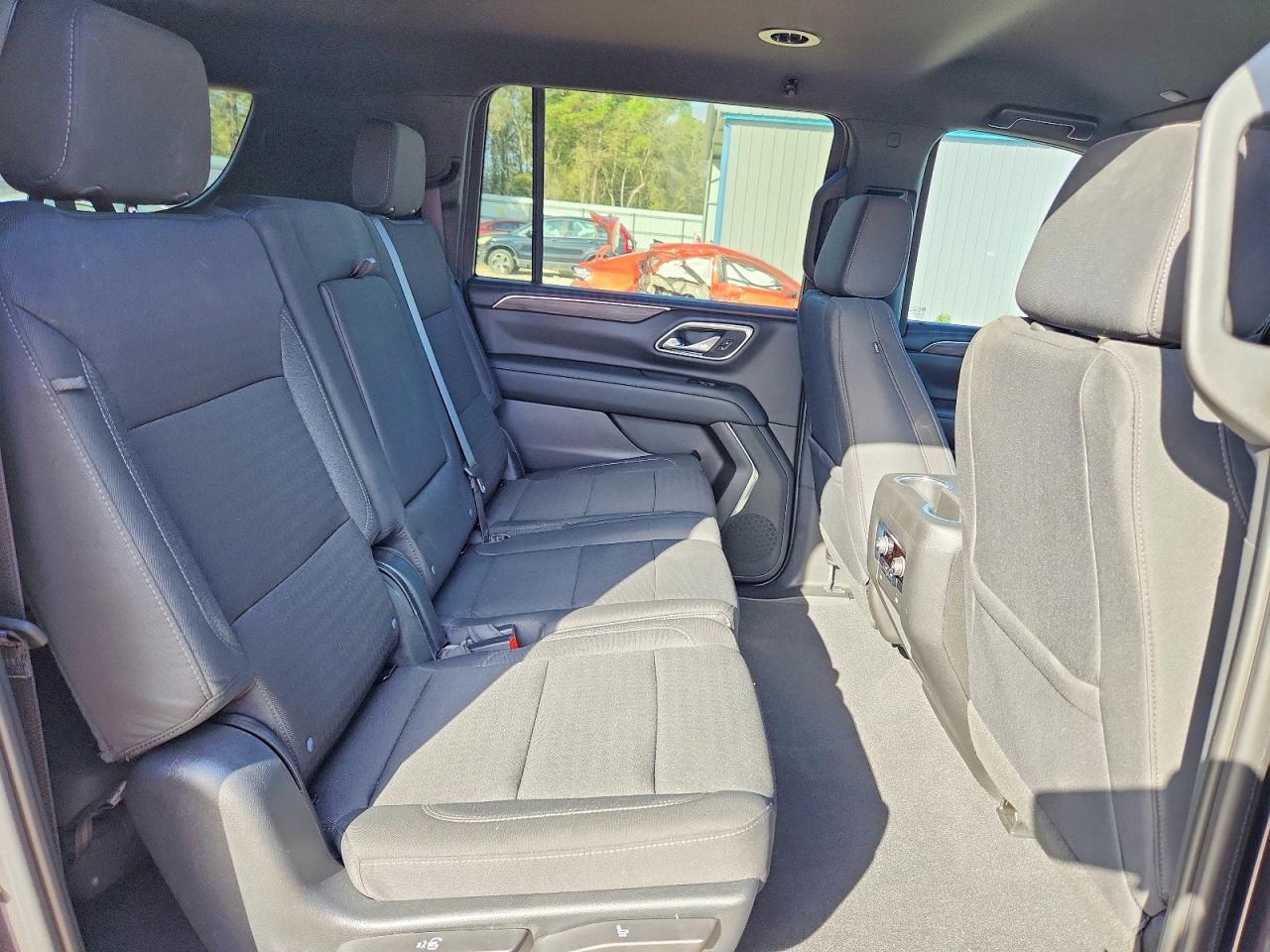 2023 Chevrolet Suburban C1500 ls