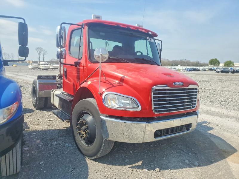 2015 Freightliner Business Class M2 Semi Truck