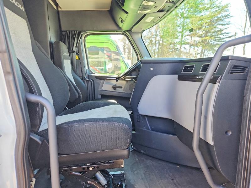 2020 Freightliner Cascadia 126 Semi Truck