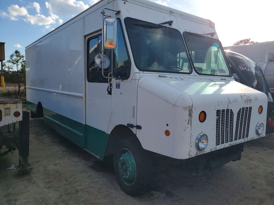 2016 Freightliner MT45G Chassis Delivery Truck