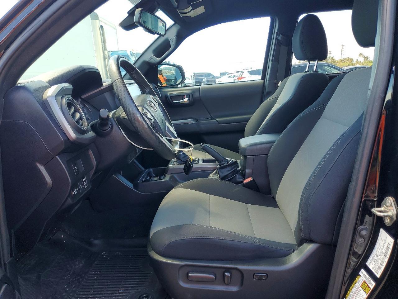 2020 Toyota Tacoma SR5 V6