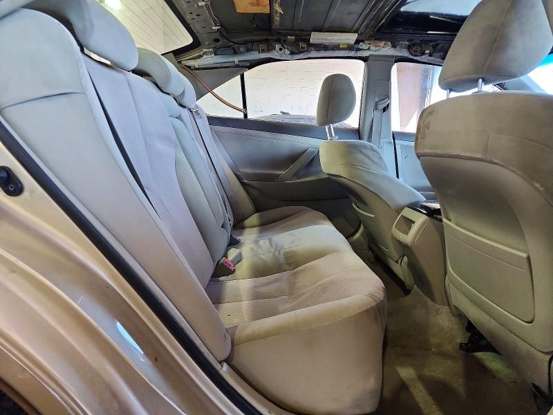 2010 Toyota Camry le