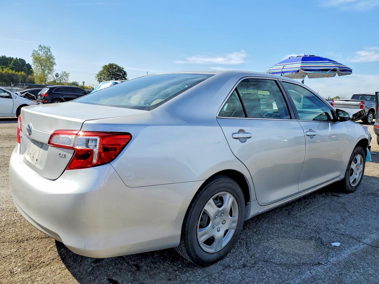2012 Toyota Camry le