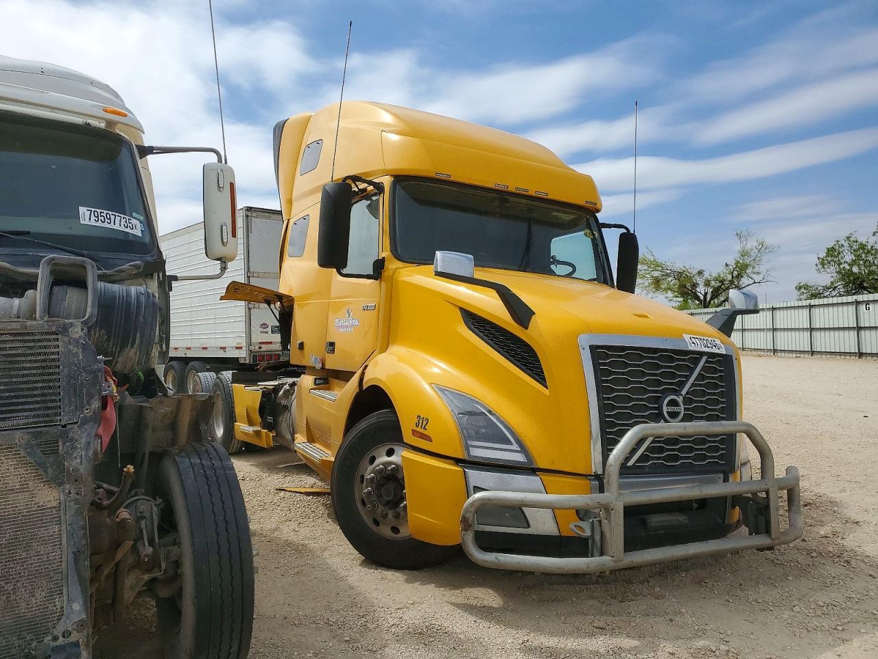 2020 Volv O VNL Semi Truck