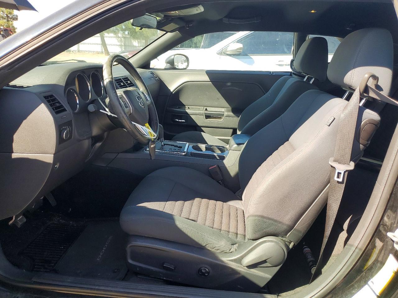 2012 Dodge Challenger sxt