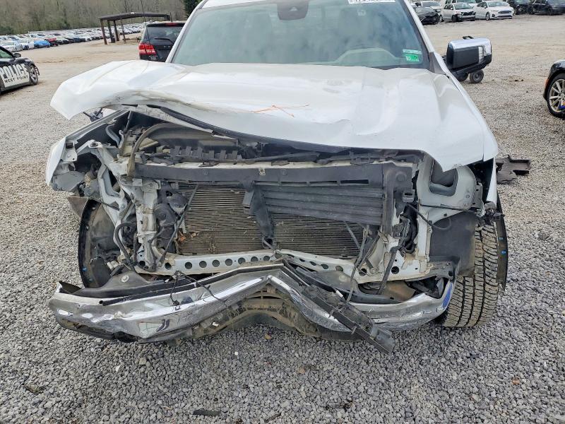 2024 GMC Sierra K1500 slt