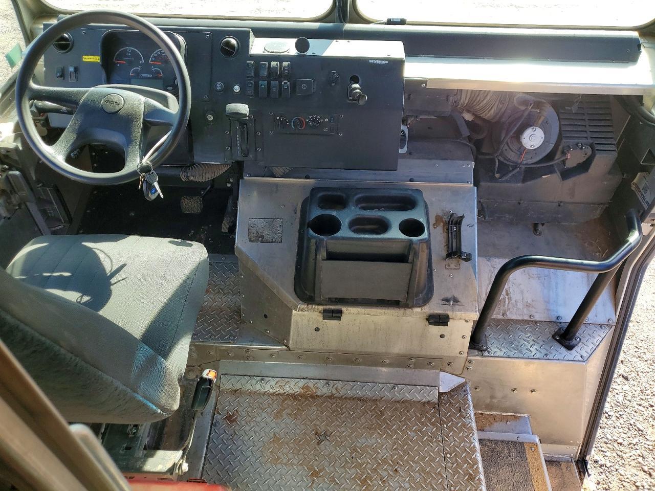 2021 Freightliner MT45G Chassis Delivery Truck